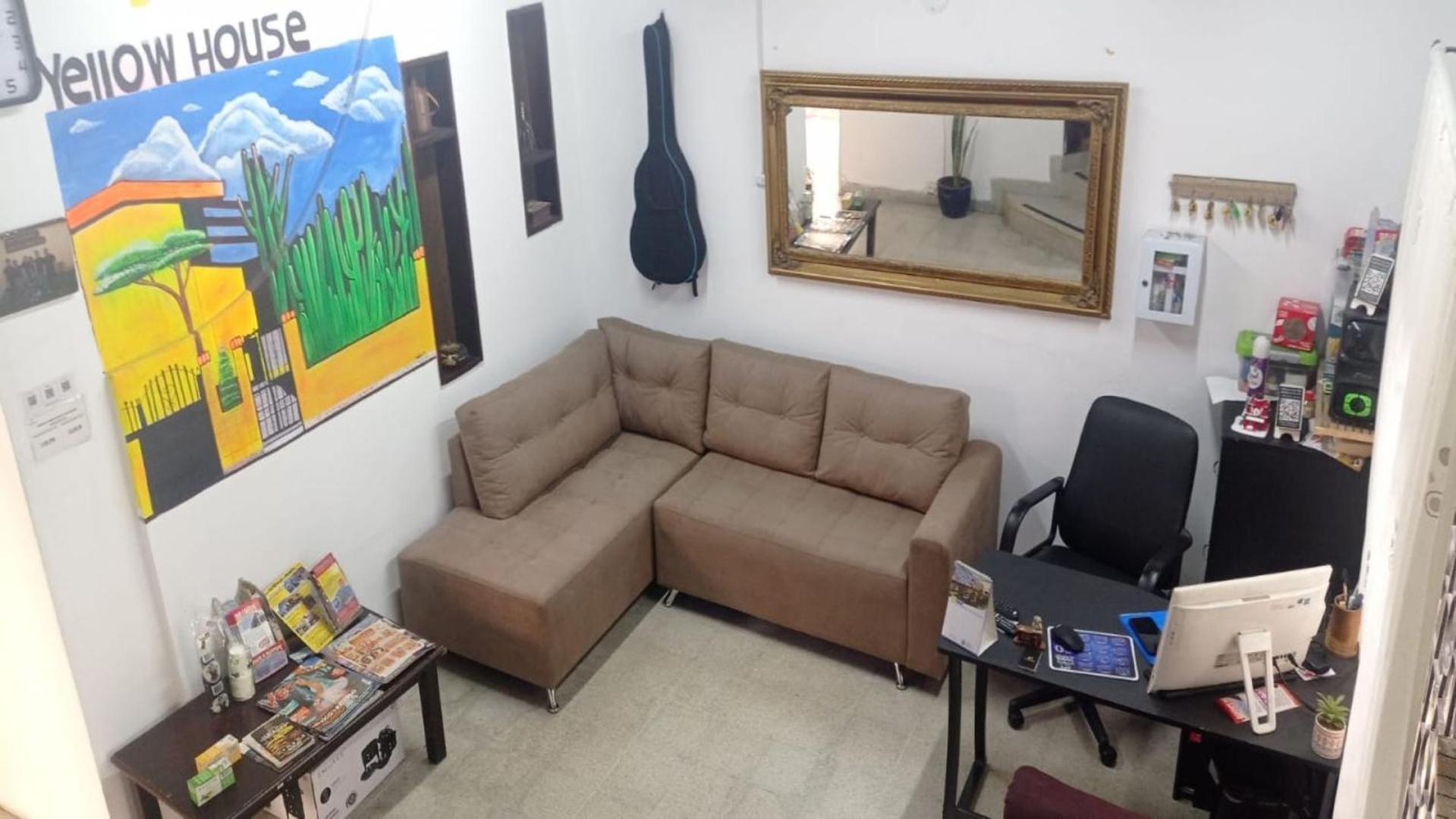 Yellow House Hostel Medellin