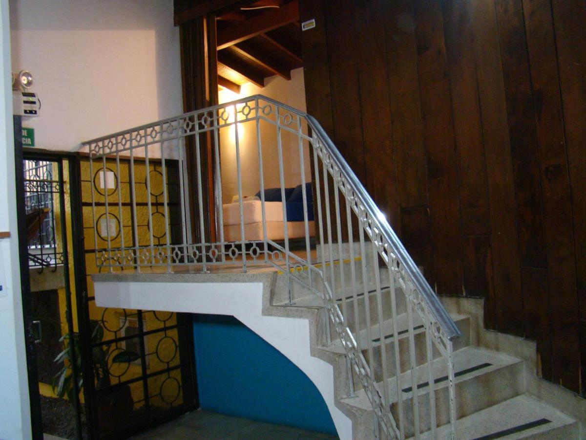 Yellow House Hostal Medellín